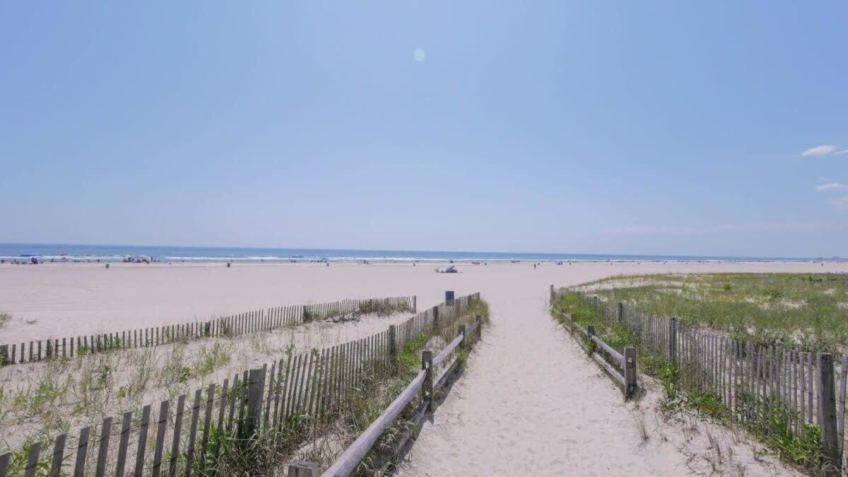 4 000 Sqft Beach Block Oasis - 5 Bedroom Holiday home Atlantic City