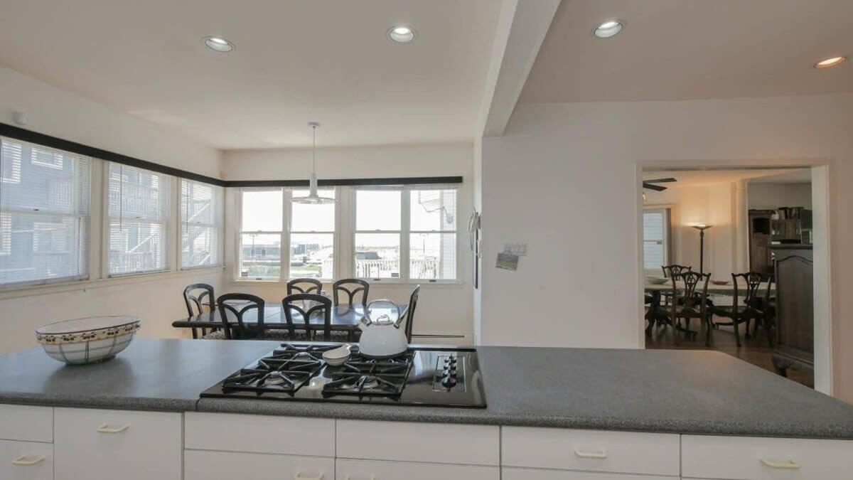 4 000 Sqft Beach Block Oasis - 5 Bedroom *