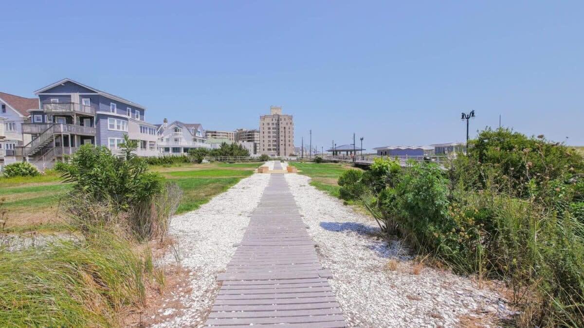 4 000 Sqft Beach Block Oasis - 5 Bedroom *