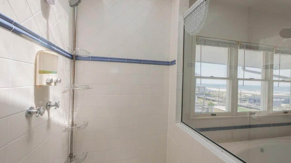 Holiday home 4 000 Sqft Beach Block Oasis - 5 Bedroom Atlantic City