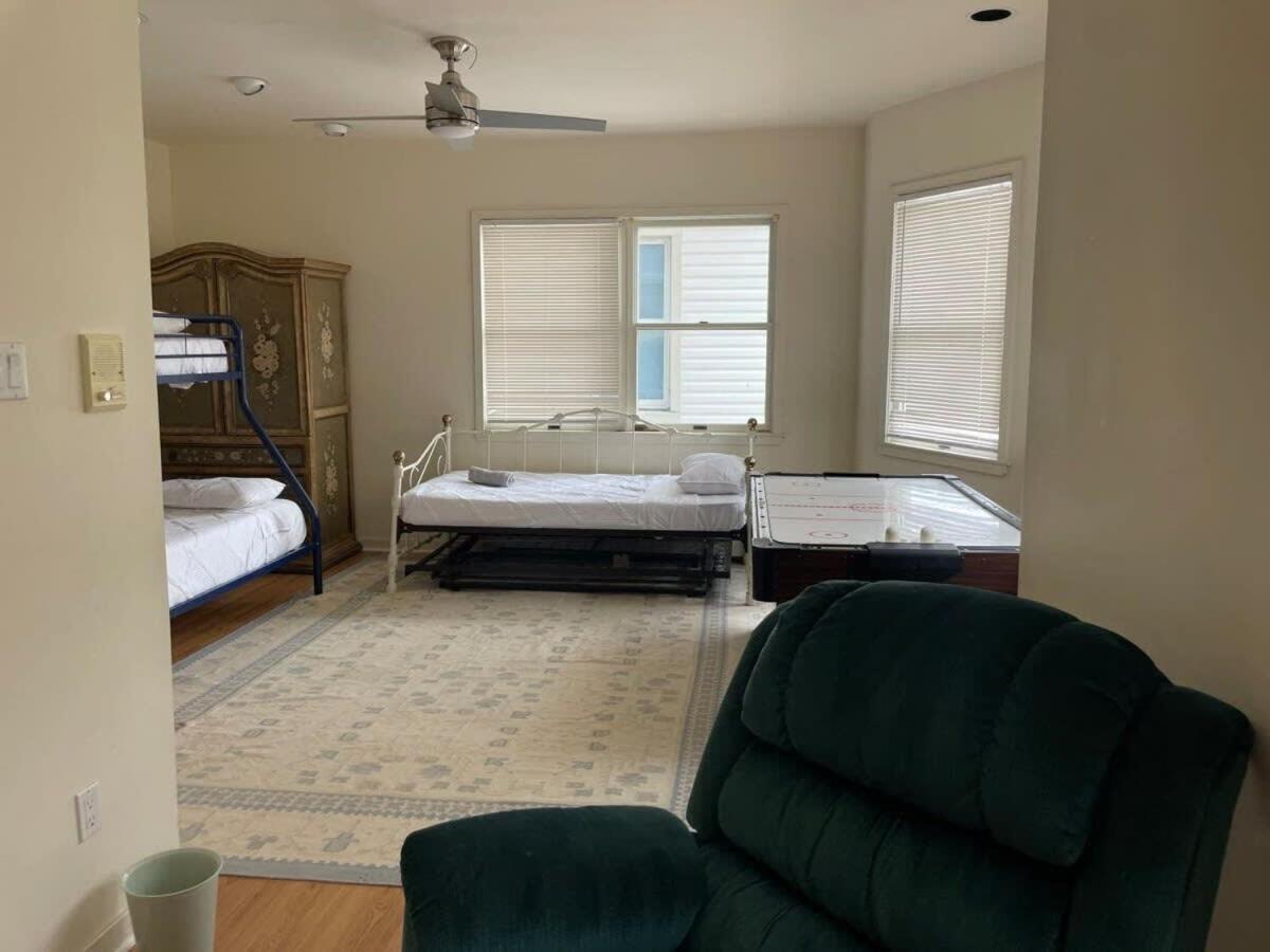 Holiday home 4 000 Sqft Beach Block Oasis - 5 Bedroom