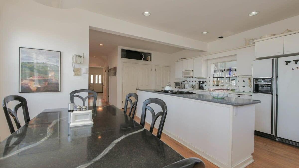 4 000 Sqft Beach Block Oasis - 5 Bedroom Atlantic City