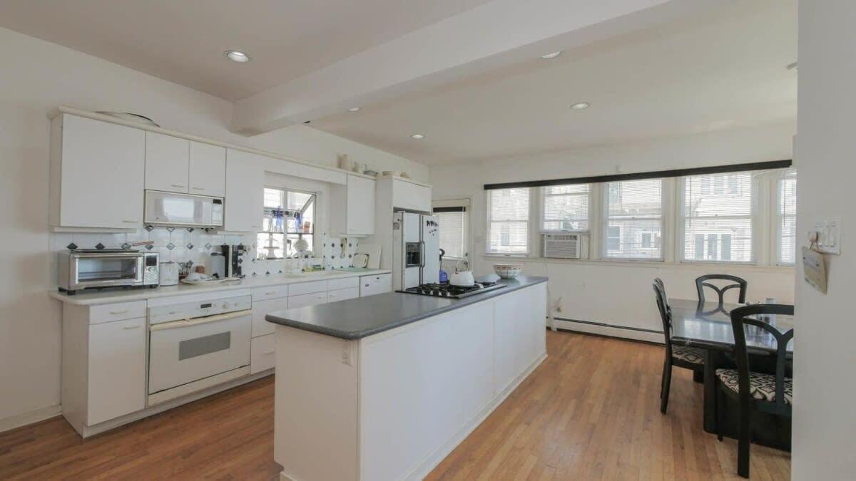 4 000 Sqft Beach Block Oasis - 5 Bedroom