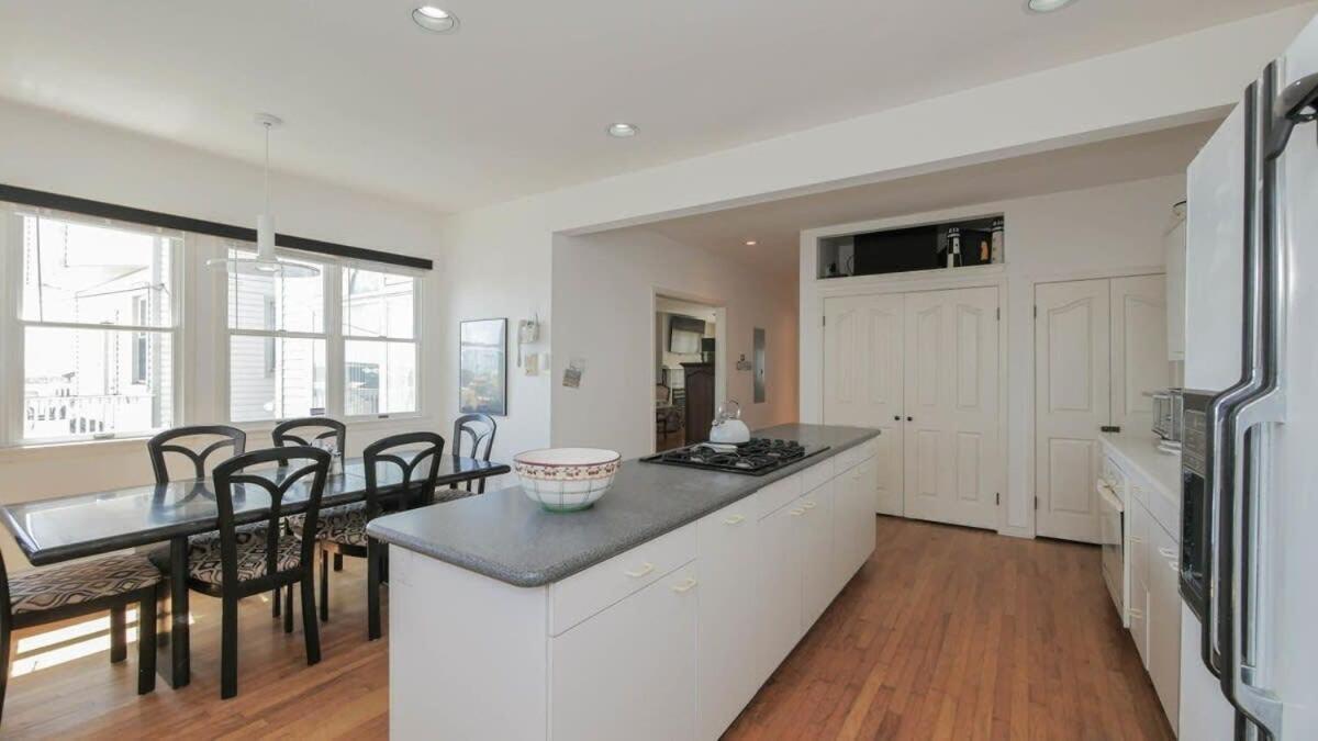 4 000 Sqft Beach Block Oasis - 5 Bedroom Holiday home *